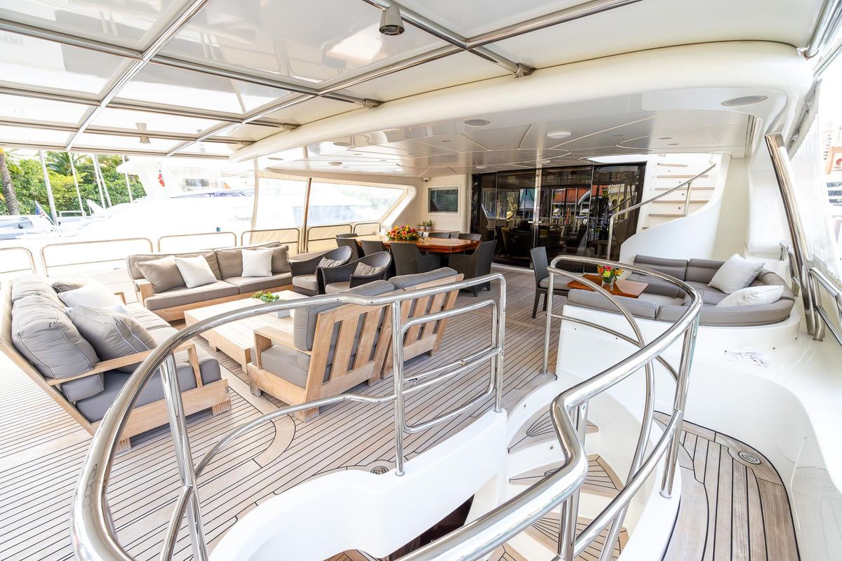 2008 Benetti 120 
