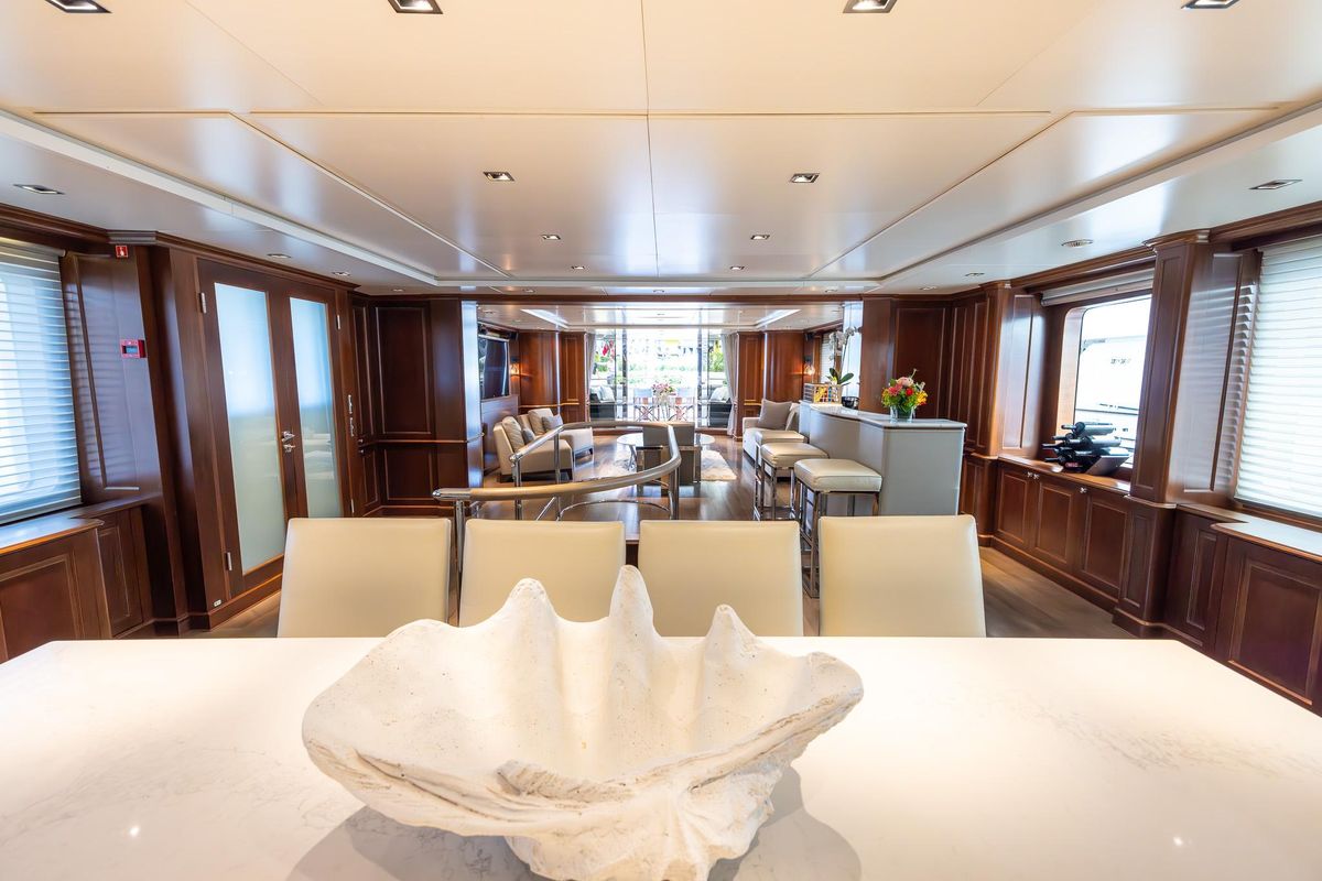 2008 Benetti 120 