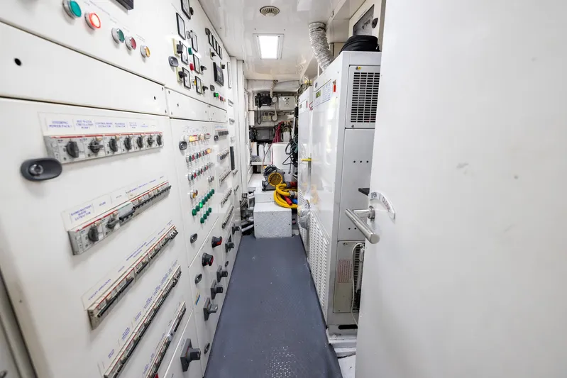 Benetti Classic Yacht Photos Pics 