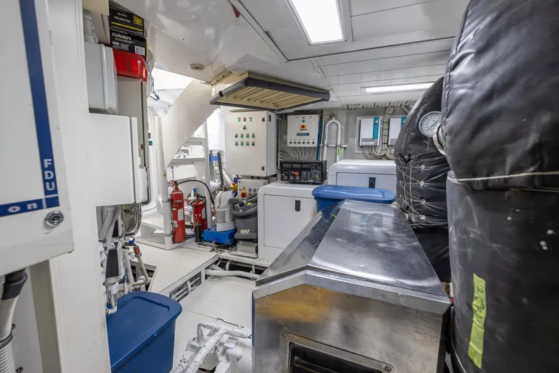 Benetti Classic Yacht Photos Pics 