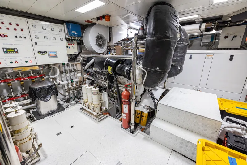 Benetti Classic Yacht Photos Pics 