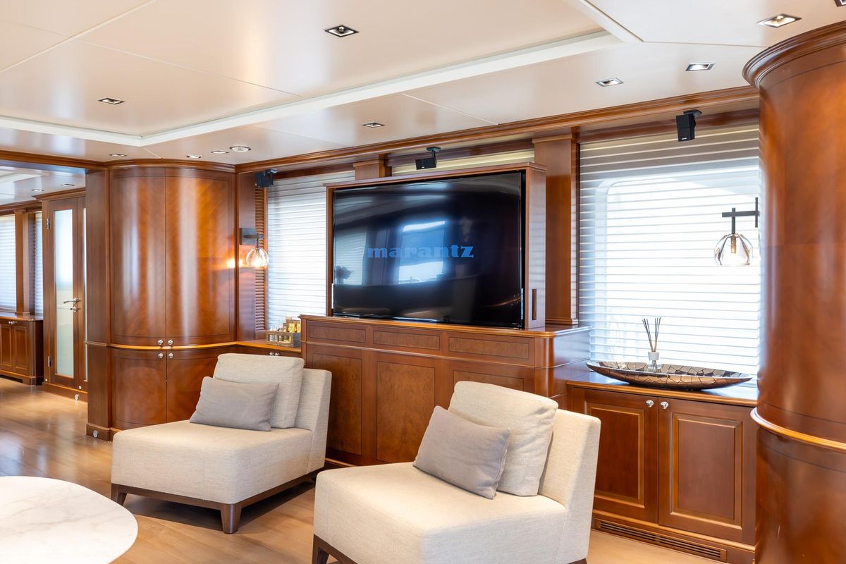 2008 Benetti 120 