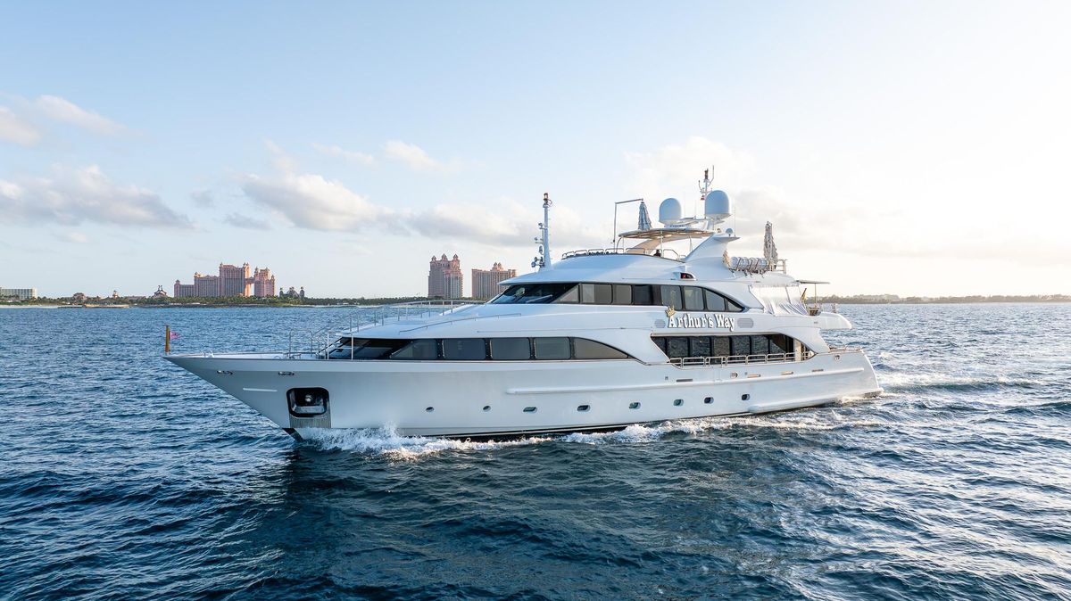 2008 Benetti 120 