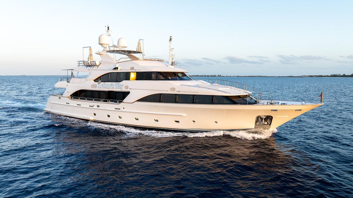 2008 Benetti 120 