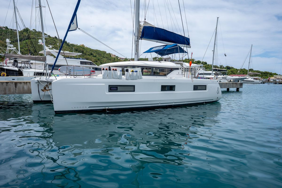 2022 Lagoon 46 