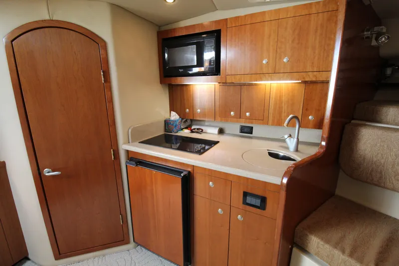 Lazy Susan Yacht Photos Pics 