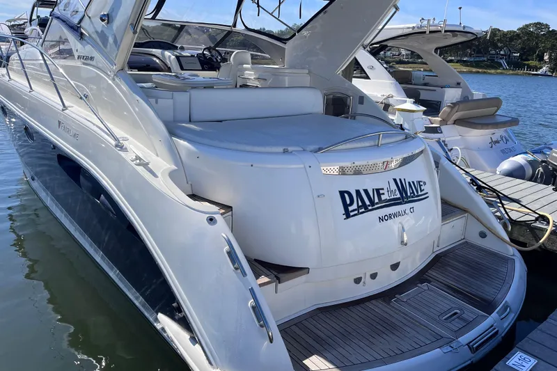  Yacht Photos Pics 2006 Fairline Targa 40 yacht docked, featuring sleek design and spacious deck.