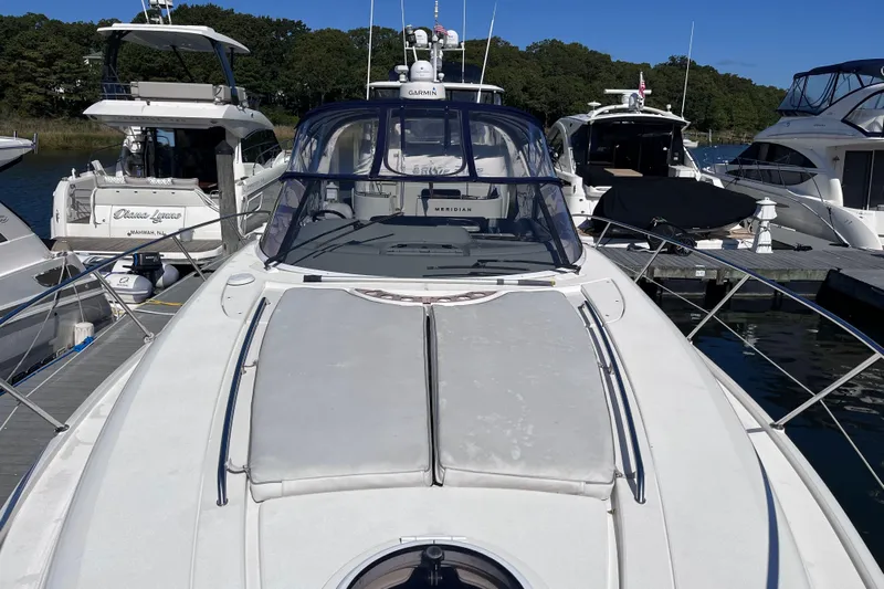  Yacht Photos Pics 2006 Fairline Targa 40 yacht docked, featuring sleek design and spacious deck.