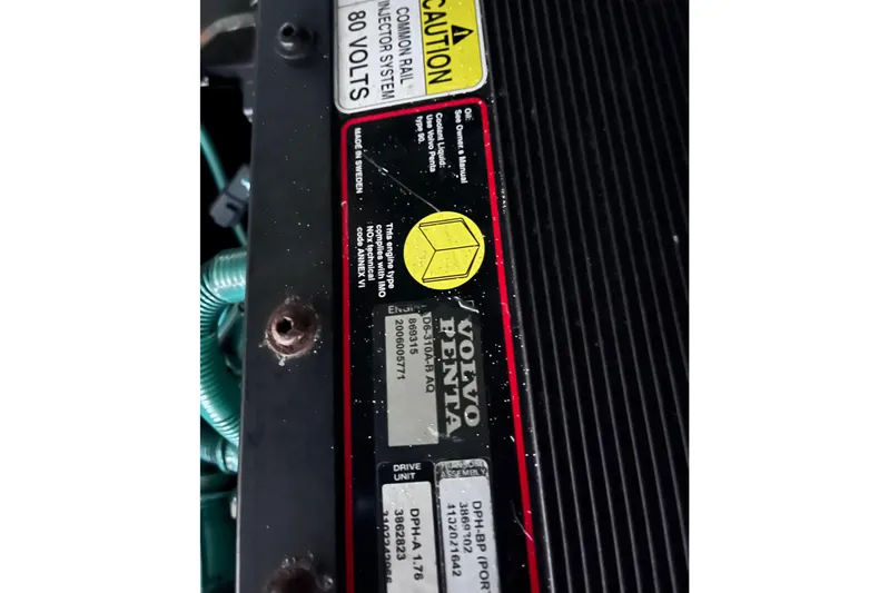  Yacht Photos Pics Engine label of a 2006 Fairline Targa 40 boat, featuring Volvo Penta details.