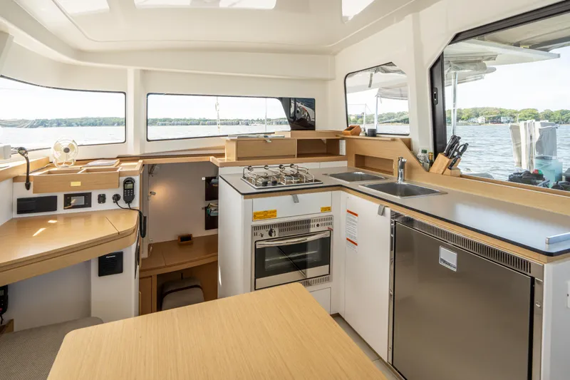 Isa Lei Yacht Photos Pics 