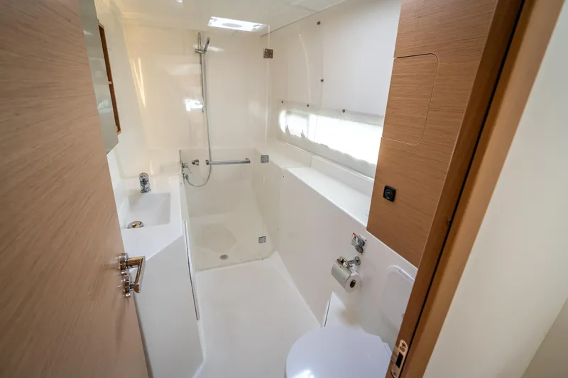 Isa Lei Yacht Photos Pics 