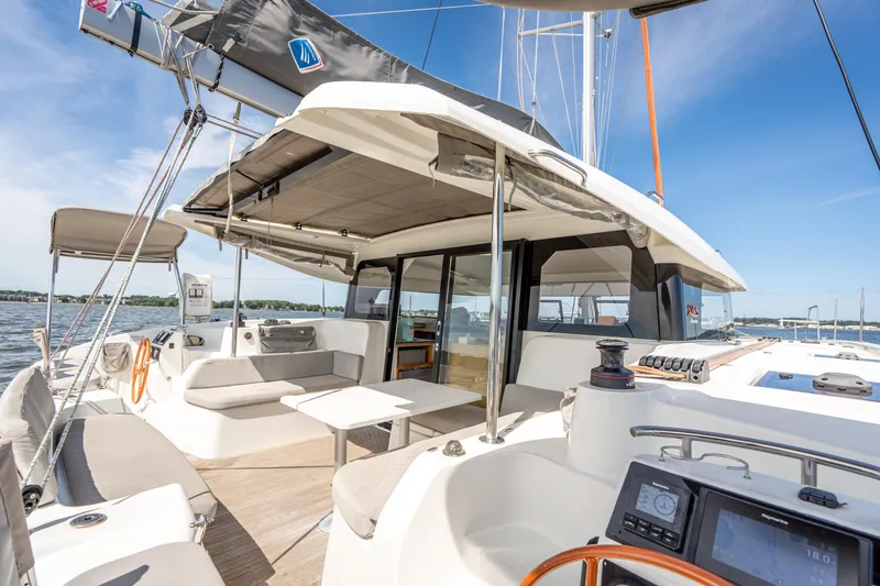 Isa Lei Yacht Photos Pics 