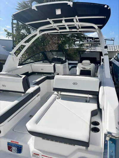  Yacht Photos Pics 2025 Cobalt R6 Ob - Image 7