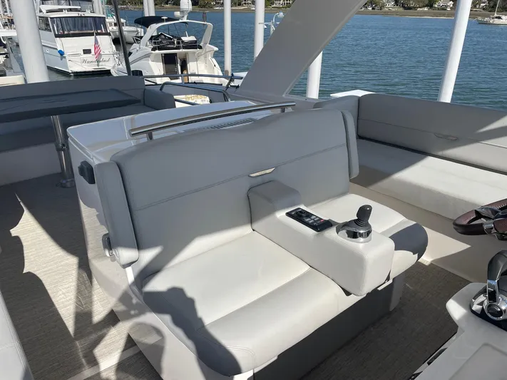 Mi Dia Yacht Photos Pics 