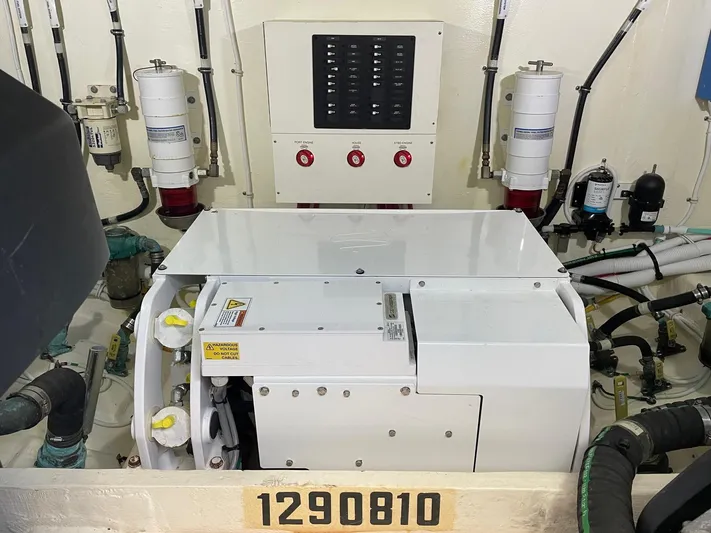 Mi Dia Yacht Photos Pics 