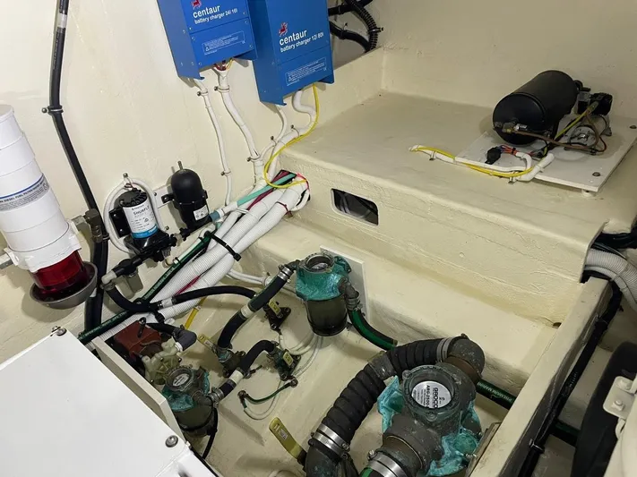 Mi Dia Yacht Photos Pics 