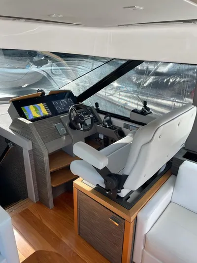 Mi Dia Yacht Photos Pics 