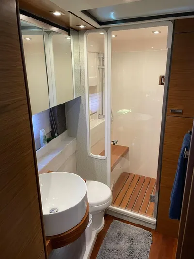 Mi Dia Yacht Photos Pics 