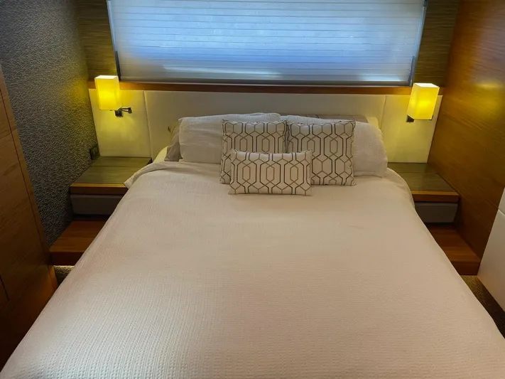 Mi Dia Yacht Photos Pics 