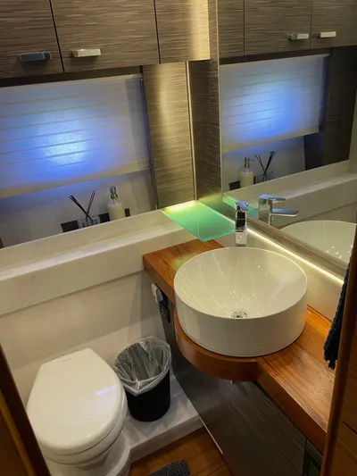 Mi Dia Yacht Photos Pics 