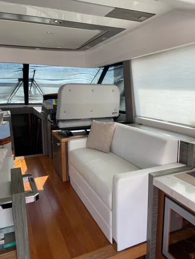 Mi Dia Yacht Photos Pics 