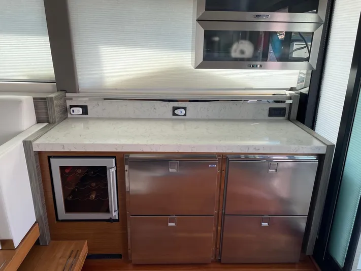 Mi Dia Yacht Photos Pics 