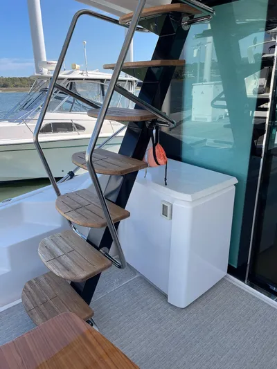 Mi Dia Yacht Photos Pics 