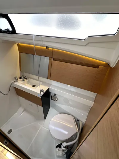 Sweetest Thing Yacht Photos Pics 