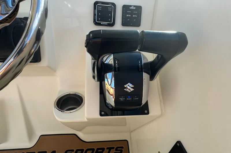  Yacht Photos Pics 2011 Hydra-Sports 3000 VX boat controls with Suzuki throttle and steering wheel.