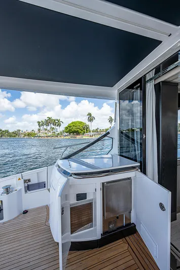  Yacht Photos Pics 2022 Azimut S6 yacht deck with sleek design and ocean view.