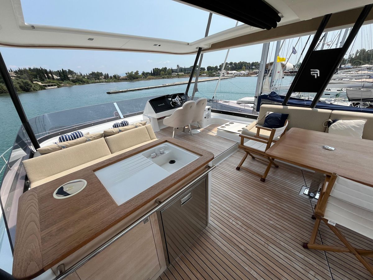 2022 Fountaine Pajot 44 