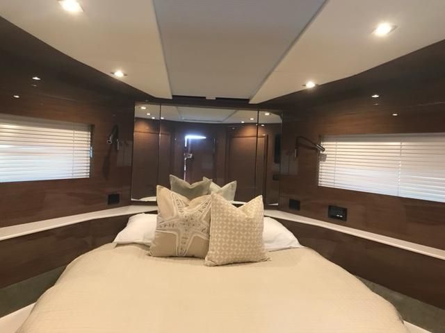 2018 Cruisers Yachts 54 