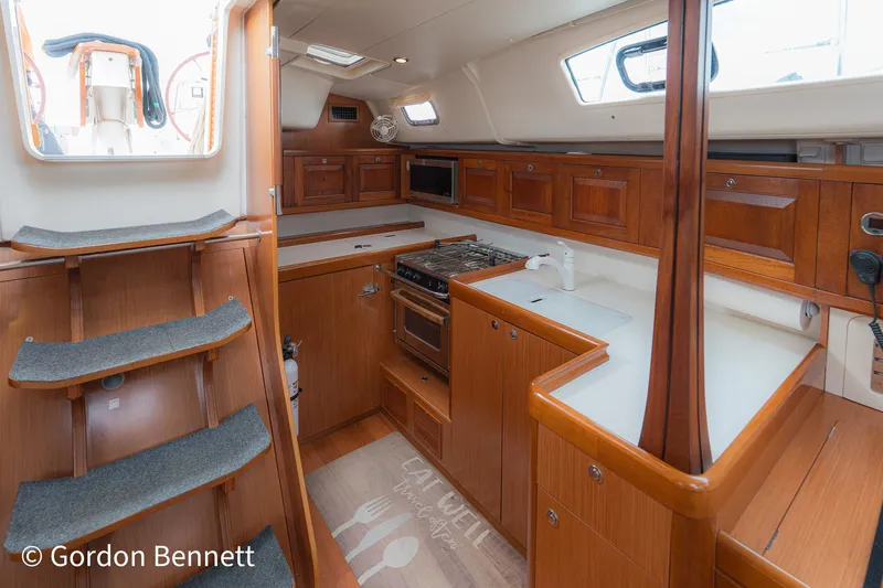 Queens Share Yacht Photos Pics 