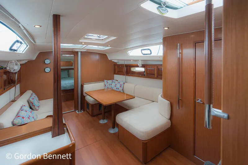 Queens Share Yacht Photos Pics 