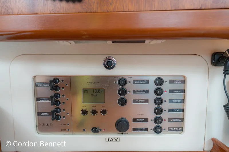 Queens Share Yacht Photos Pics 