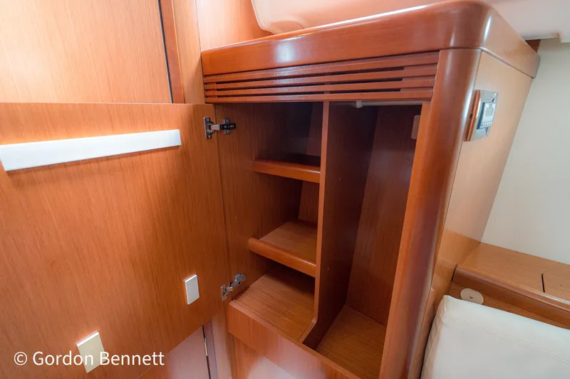 Queens Share Yacht Photos Pics 