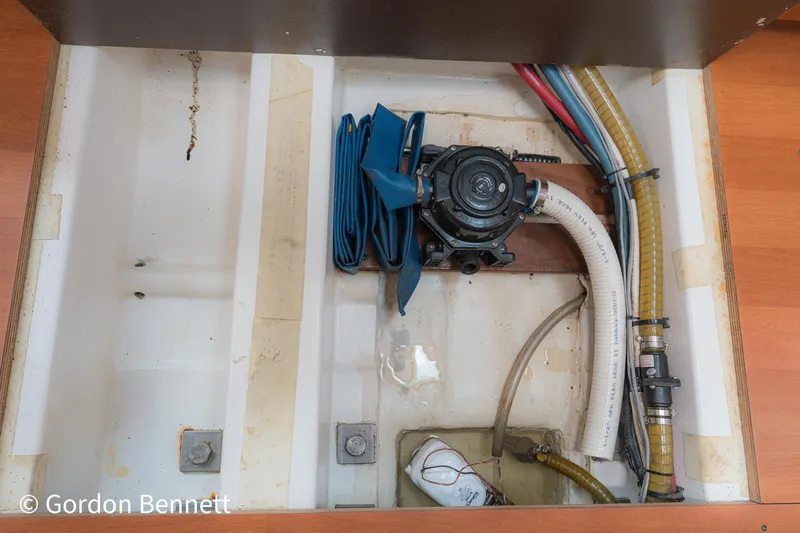 Queens Share Yacht Photos Pics 