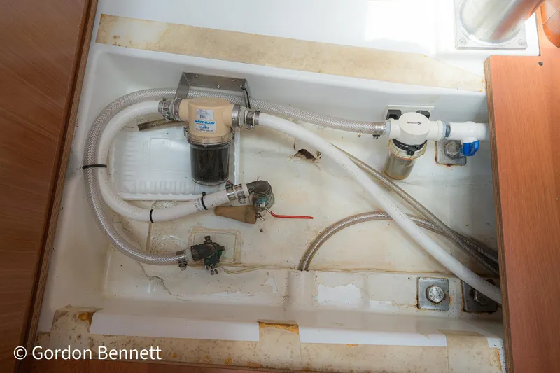 Queens Share Yacht Photos Pics 