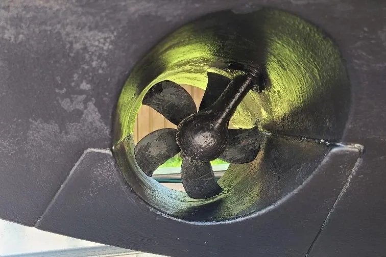 The Snapper Slapper Yacht Photos Pics Close-up of a 2014 Boston Whaler 315 Conquest Pilothouse propeller.