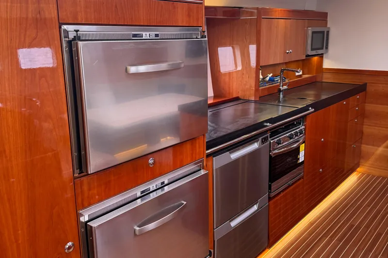 Red's Goose Yacht Photos Pics 