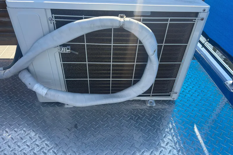 Miss Magnolia Yacht Photos Pics AC unit