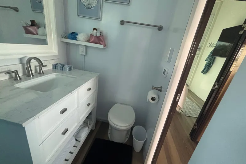 Miss Magnolia Yacht Photos Pics Head