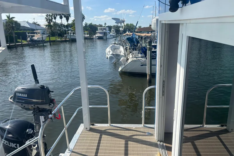 Miss Magnolia Yacht Photos Pics Aft deck