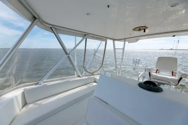 Beer-a-cuda Yacht Photos Pics 2005 Viking 48 Convertible yacht interior with ocean view.