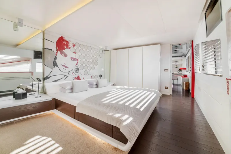 Joyme Yacht Photos Pics 