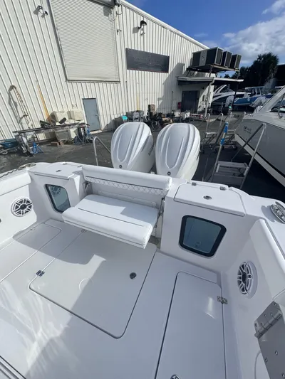  Yacht Photos Pics 2025 SPORTSMAN 302 OPEN - Image 5