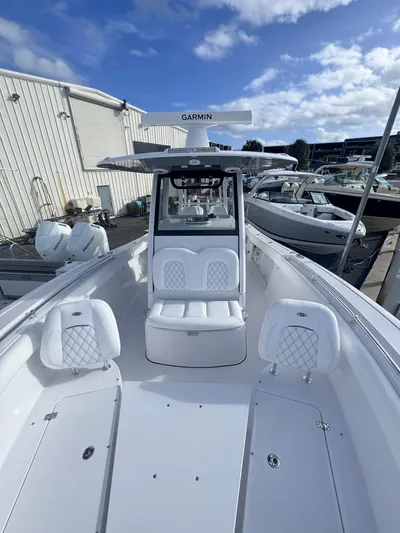  Yacht Photos Pics 2025 SPORTSMAN 302 OPEN - Image 8