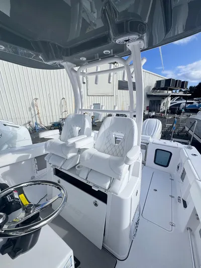  Yacht Photos Pics 2025 SPORTSMAN 302 OPEN - Image 7