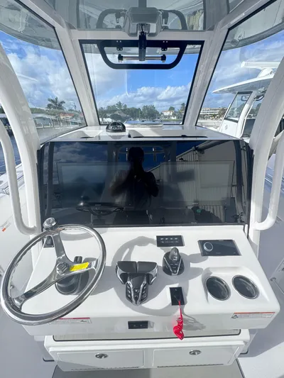  Yacht Photos Pics 2025 SPORTSMAN 302 OPEN - Image 10