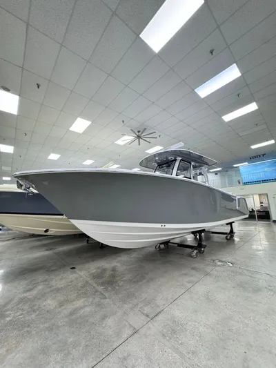  Yacht Photos Pics 2025 SPORTSMAN 302 OPEN - Image 2